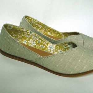 TOMS shoes